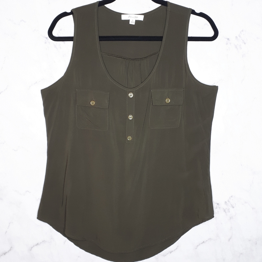 Active USA Sleeveless Blouse Crew Neck Top Pockets